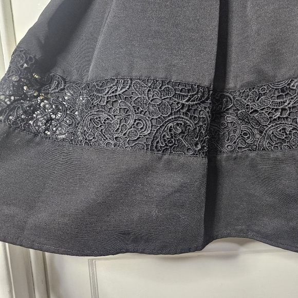 Express Black Midi Full Circle Fit&Flare Skirt W/Sheer Lace Panel Hem Size 2 NWT - Picture 8 of 10